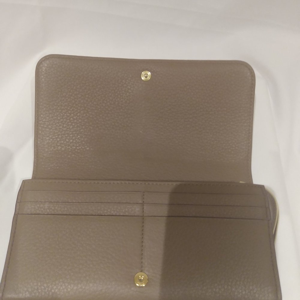 Chloe Alphabet Leather Wallet - Picture 3 of 4